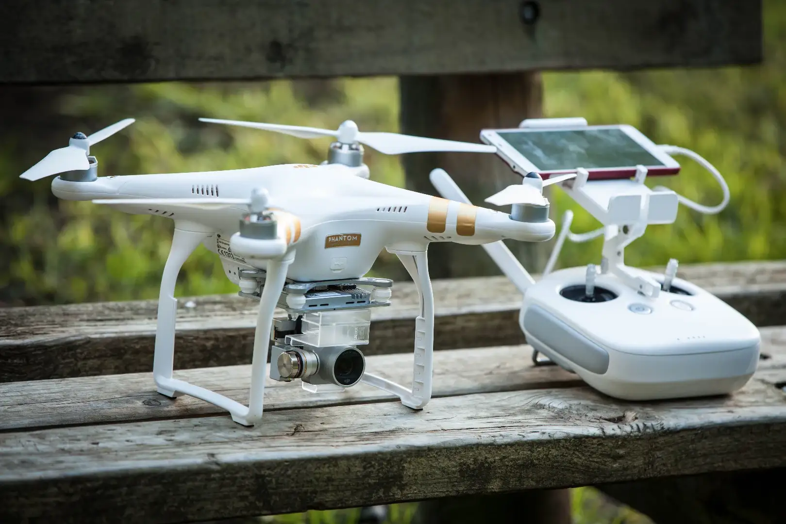 DJI Phantom Drohne &ndash; die ikonische wei&szlig;e Drohne, die die Consumer-Revolution ausl&ouml;ste